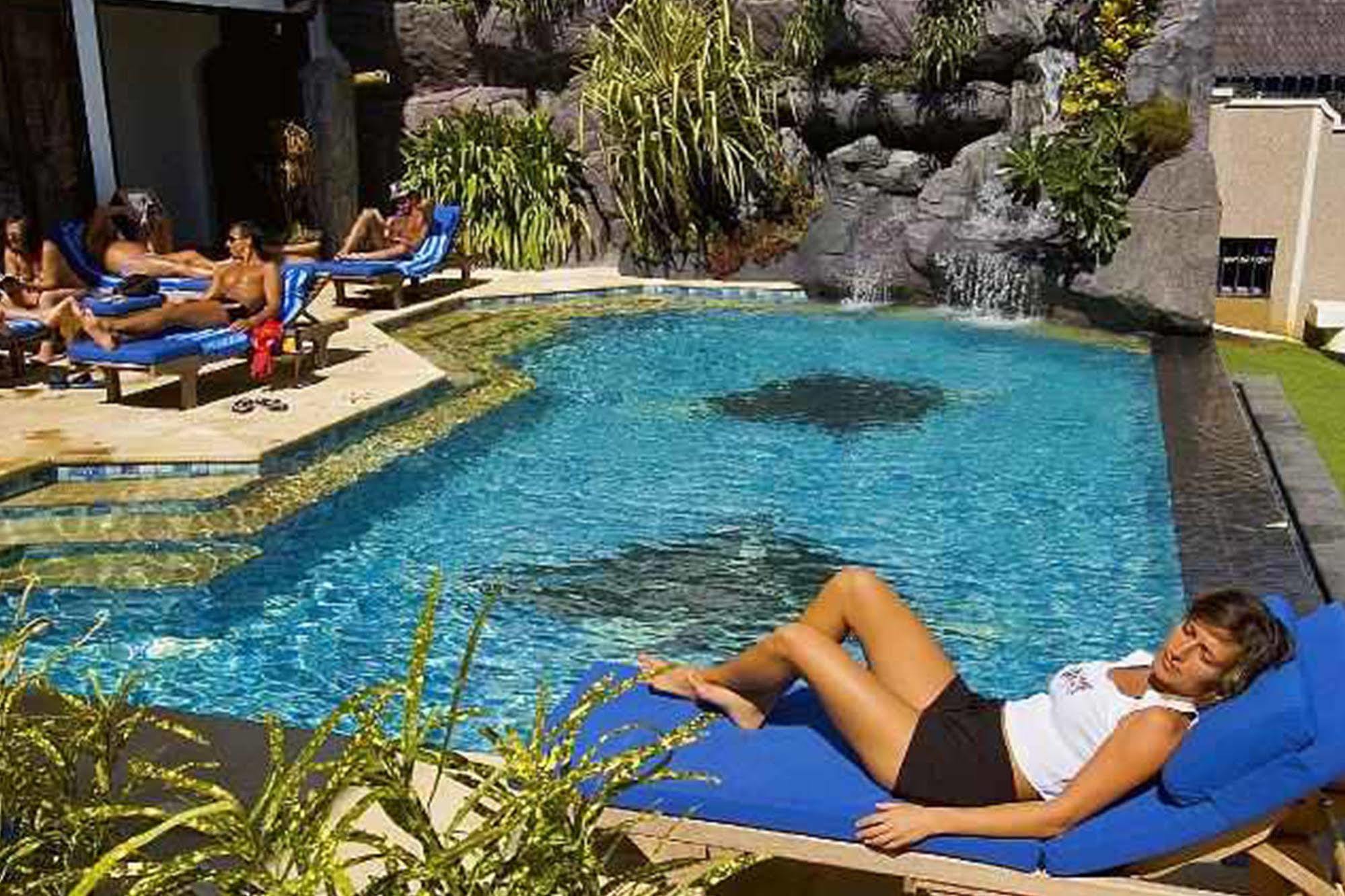 Manta Ray Bay Resort Colonia Εξωτερικό φωτογραφία