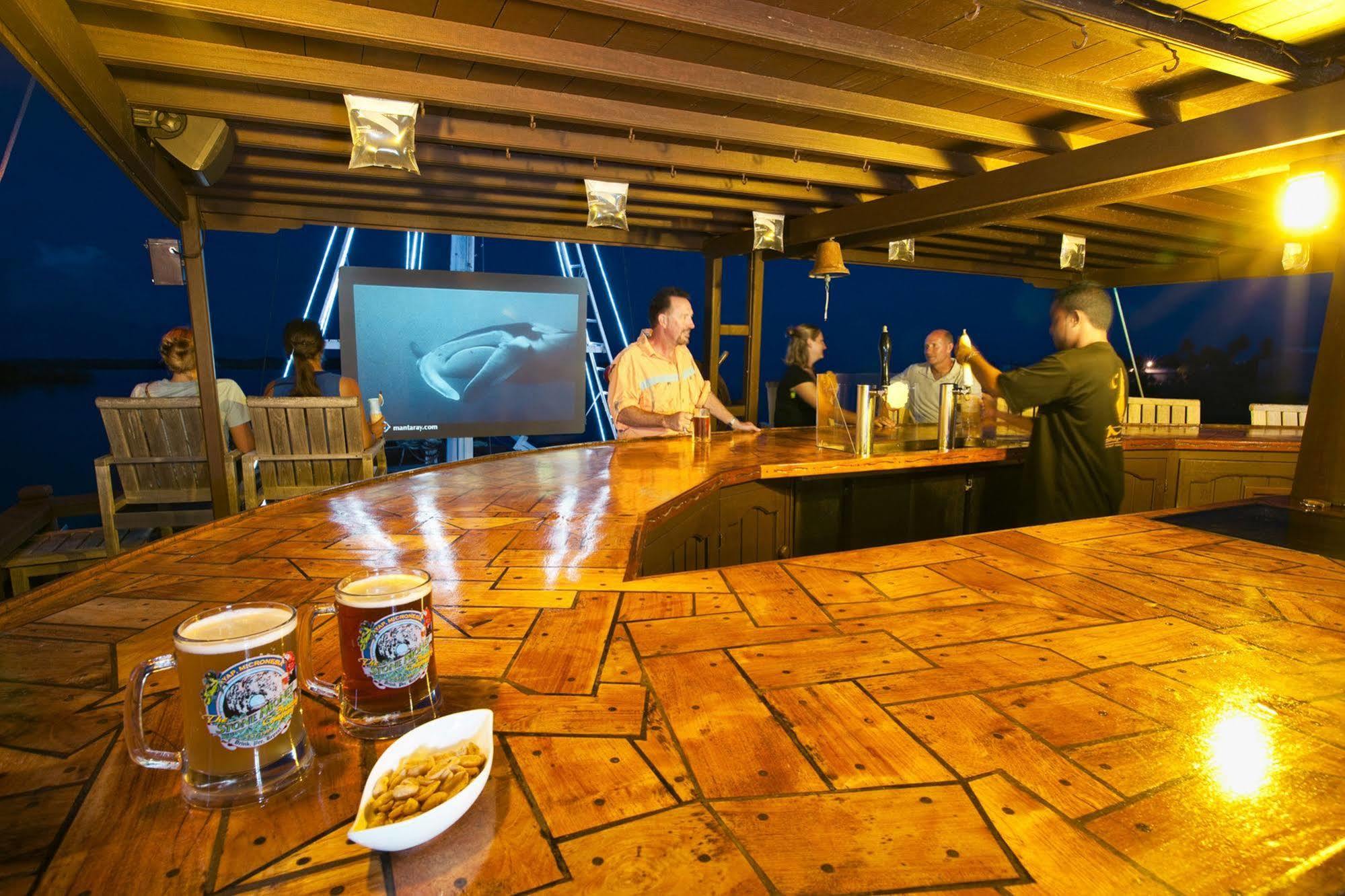 Manta Ray Bay Resort Colonia Εξωτερικό φωτογραφία
